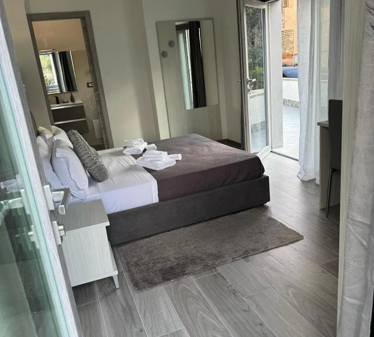Affittacamere Mary'S Rooms San Teodoro