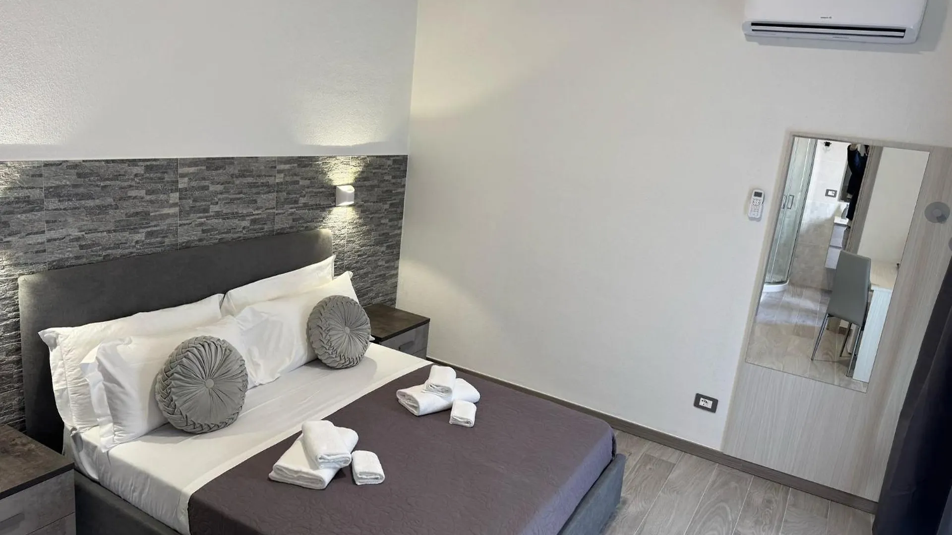 Affittacamere Mary'S Rooms San Teodoro Vendégház